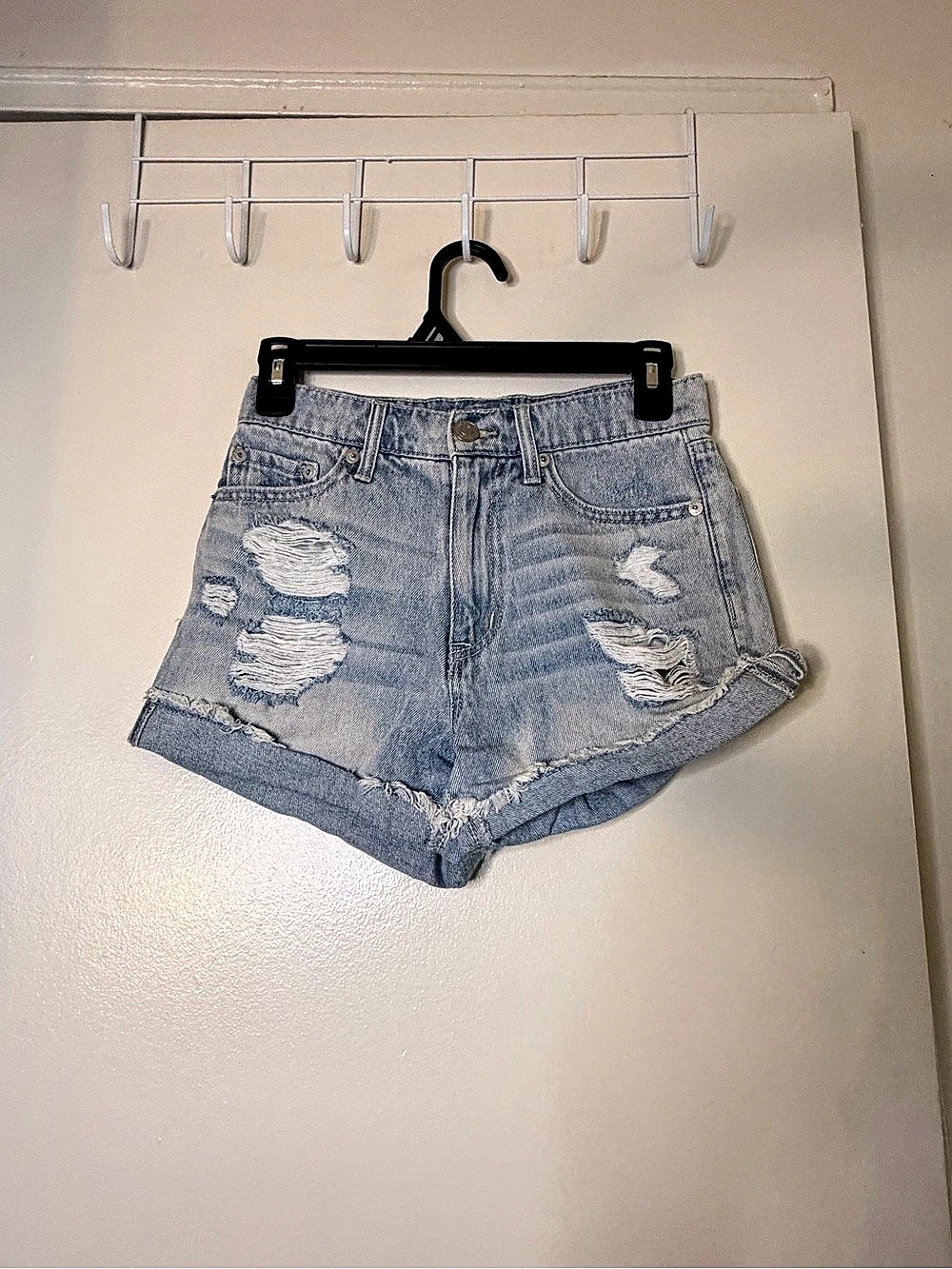 AERO Mom Short Distressed Denim Jean Shorts in Blue—size 0